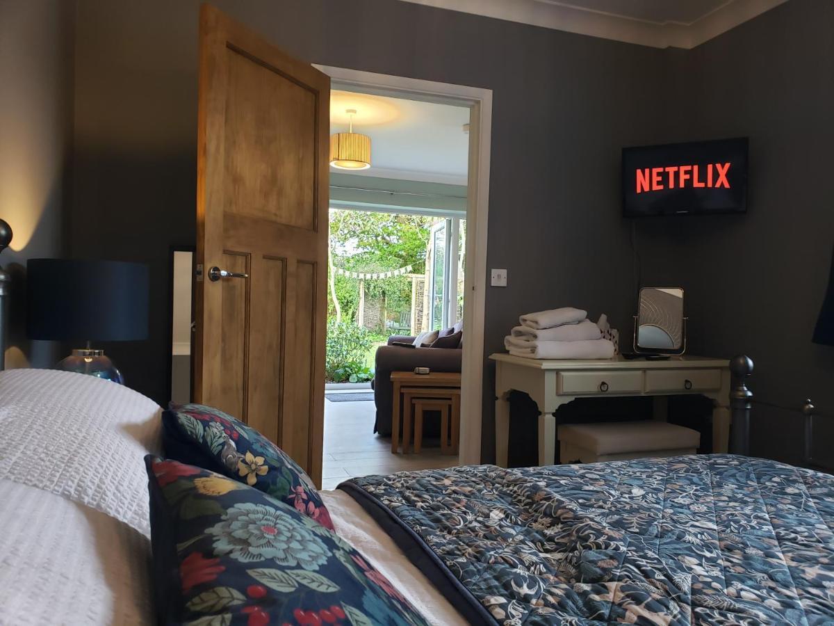 Luxury Self Catering With Cosy Cabin & Sauna In Colchester Kültér fotó
